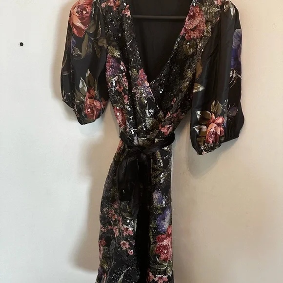 Beautiful, colourful sequins wrap dress in new condition from Nordstrom - Picture 6 of 14